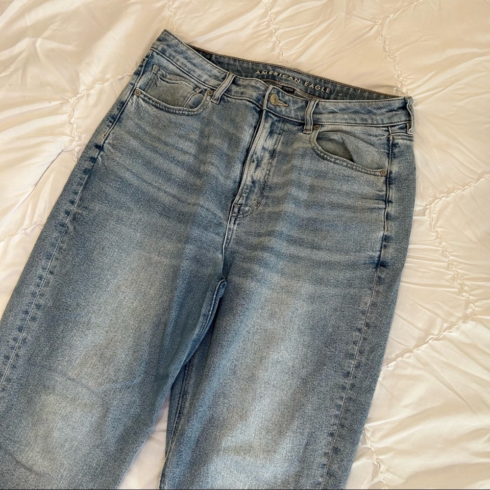 American Eagle Mom Straight Jeans
